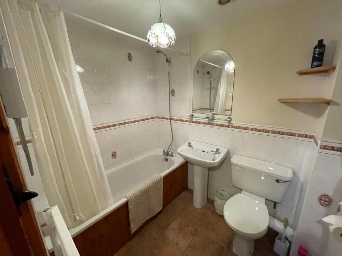 Lovely Apartment Overlooking The Harbour And Bay Ardglass Ngoại thất bức ảnh