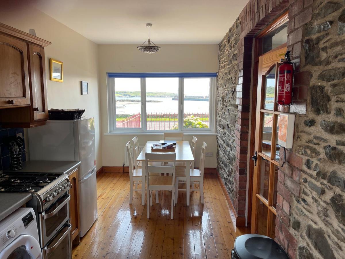 Lovely Apartment Overlooking The Harbour And Bay Ardglass Ngoại thất bức ảnh