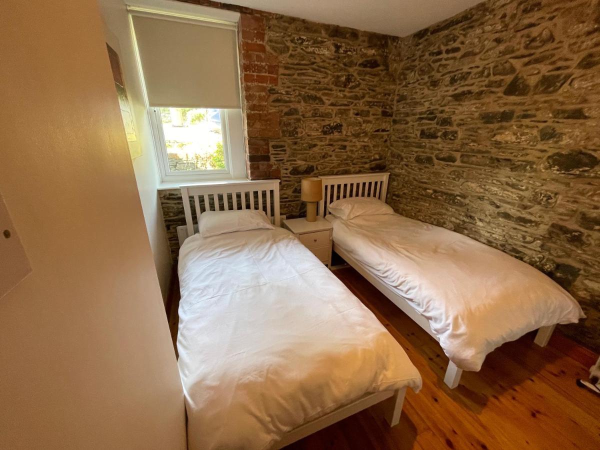 Lovely Apartment Overlooking The Harbour And Bay Ardglass Ngoại thất bức ảnh