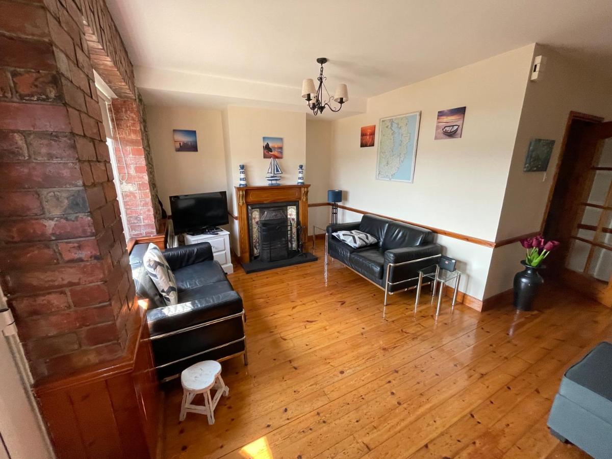 Lovely Apartment Overlooking The Harbour And Bay Ardglass Ngoại thất bức ảnh