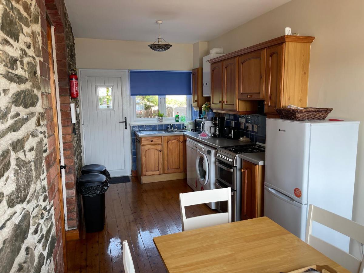 Lovely Apartment Overlooking The Harbour And Bay Ardglass Ngoại thất bức ảnh